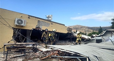 İzmir İtfaiyesi göçük altında kalan yurttaşı kurtardı