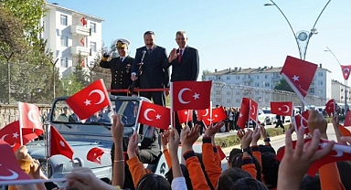 Cumhuriyet’in 102. Yılı Gölcük’te Törenle Kutladı