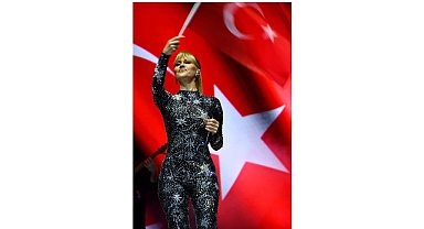 Derya Uluğ Lüleburgaz’da sahne aldı