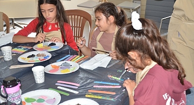 Üretici Memnun, Tüketici Memnun: Üretici Pazarı Efes Tarlası Yaşam Köyü’nde bereketiyle devam ediyor