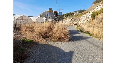 Alanya’da yol bakım mesaisi devam ediyor