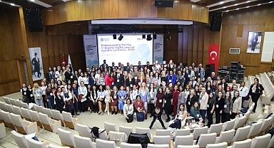 Bölgesel İngilizce Öğretmenleri Konferansı Adana’da İki Yüz Öğretmeni Güncel Eğitim Yaklaşımları Etrafında Buluşturdu