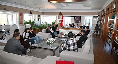 Öğrencilerden Başkan Topaloğlu’na teşekkür ziyareti